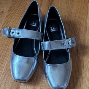 DV by Dolce Vita Girls Silver Metallic Mary Jane Shoes